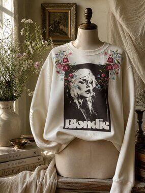 Blondie Graphic Sweatshirt XL Cream Embroidered Floral Pullover Vinyl Icons Debb